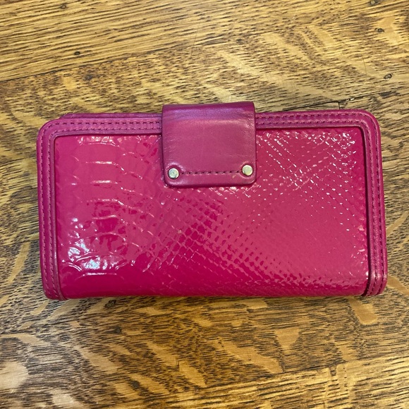 Marc by Marc Jacobs Fuschia Snakeskin Wallet - Picture 3 of 8